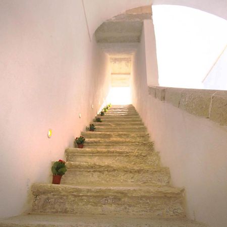 Il Borgo Bed & Breakfast Poggiardo Bagian luar foto