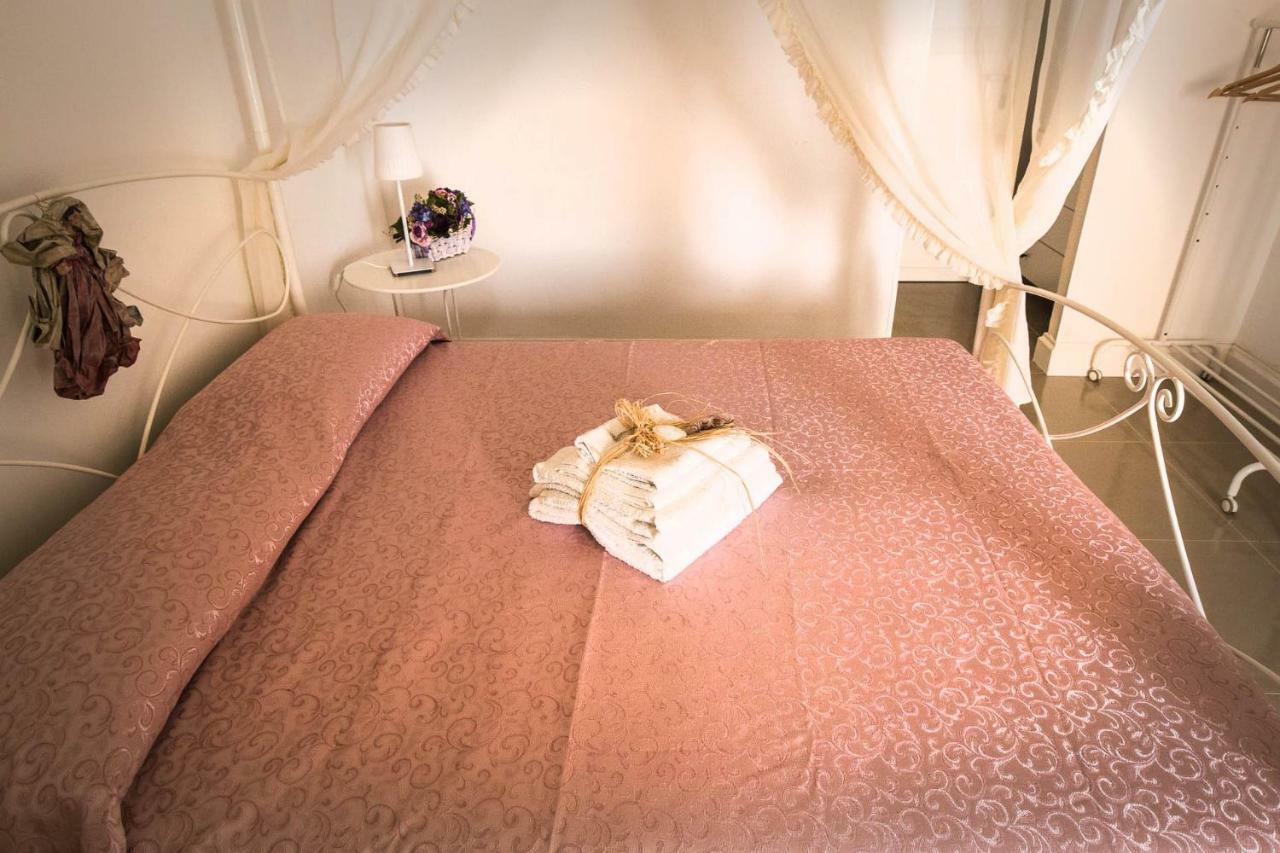 Il Borgo Bed & Breakfast Poggiardo Bagian luar foto